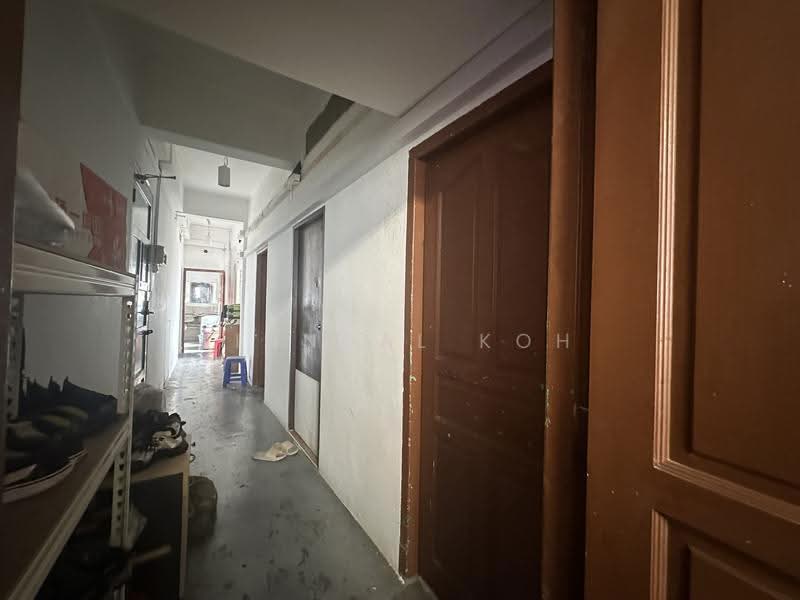 Geylang Shophouse, Lorong 17 Geylang, 4 Bedrooms, 1,119 sqft, Shophouse For Sale, by Linndal Koh, 500244569 - Corridor - PropertyGuru.com.sg
