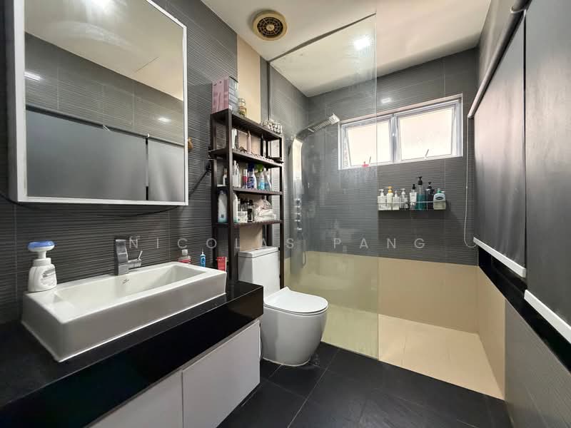 Eaton Park, Gerald Drive, 5 Bedrooms, 3,000 sqft, Semi-Detached House For Sale, by Nicolas Pang, 500244576 - Bathroom - PropertyGuru.com.sg
