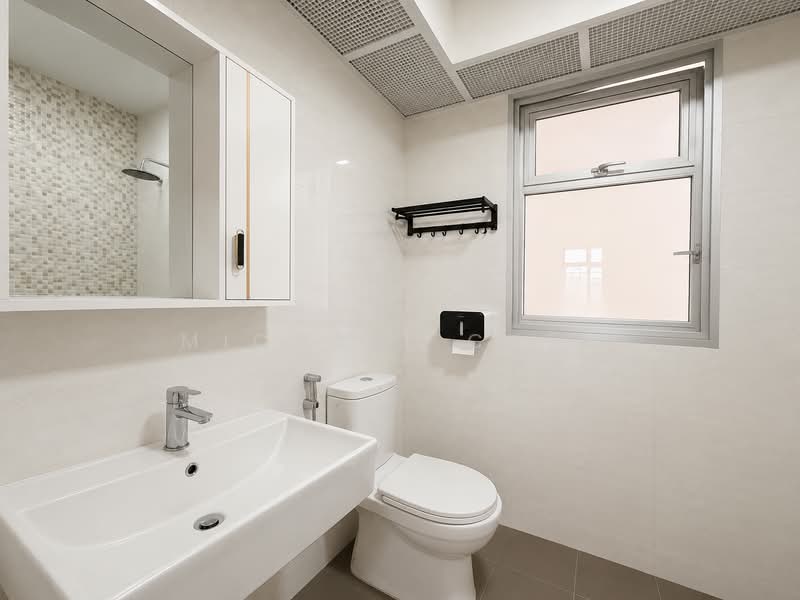 228A Punggol Field, 228A Punggol Field, 3 Bedrooms, 1,216 sqft, HDB Flat For Sale, by Michael Chen, 500244579 - Bathroom - PropertyGuru.com.sg