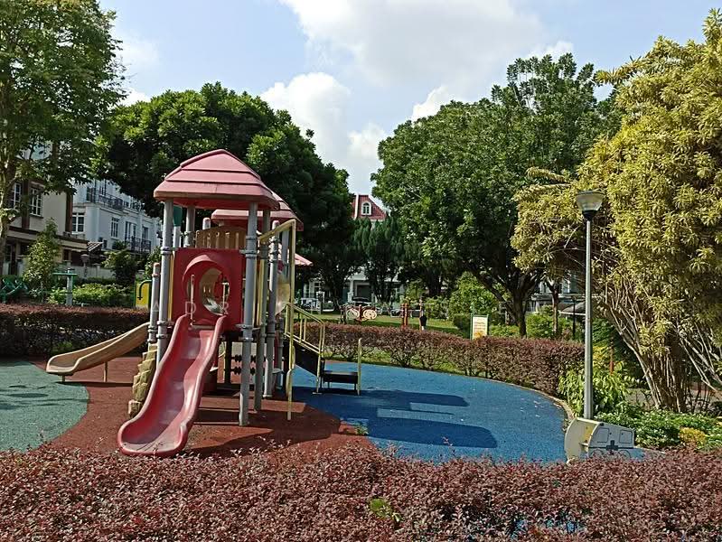Huge Semi-D at D23 Burgundy Crescent, Burgundy Crescent, Burgundy Drive, Burgundy Rise, Toh Tuck Road, Jalan Jurong Kechil, Kismis Avenue, Toh Tuck Close, Toh Tuck Crescent, Eng Kong Crescent, Greenridge Crescent, Dairy Farm / Bukit Panjang / Choa Chu Kang, 4 Bedrooms, 3,165 sqft, Semi-Detached House For Sale, by Adrienna Siew, 500244589 - Exterior - PropertyGuru.com.sg