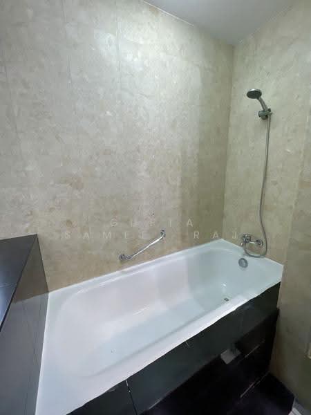 Grandeur 8, 2 Ang Mo Kio Central 3, Room Rental, 200 sqft, Condominium For Rent, by Gupta Sameer Raj, 500244591 - Bathroom - PropertyGuru.com.sg