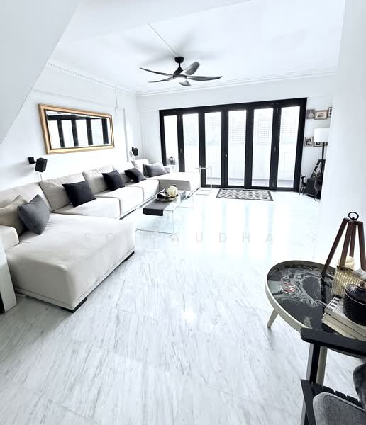 410 Jurong West Street 42, 410 Jurong West Street 42, 3 Bedrooms, 1,615 sqft, HDB Flat For Sale, by SQ Raudha, 500244597 - Living Room - PropertyGuru.com.sg