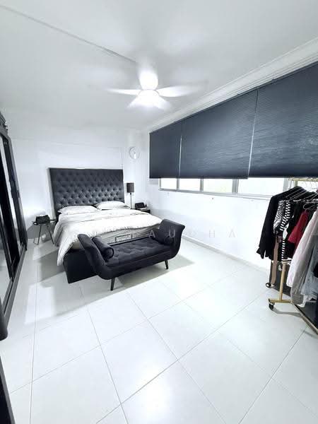410 Jurong West Street 42, 410 Jurong West Street 42, 3 Bedrooms, 1,615 sqft, HDB Flat For Sale, by SQ Raudha, 500244597 - Master Bedroom - PropertyGuru.com.sg
