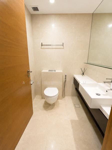 Altez, 16 Enggor Street, 2 Bedrooms, 1,109 sqft, Condominium For Sale, by Amanda Sim, 500244604 - Bathroom - PropertyGuru.com.sg
