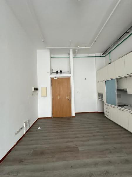 The Central, 6 Eu Tong Sen Street, Boat Quay / Raffles Place / Marina, 635 sqft, Office For Rent, by Joseph Goh, 500244605 - Kitchen - CommercialGuru.com.sg