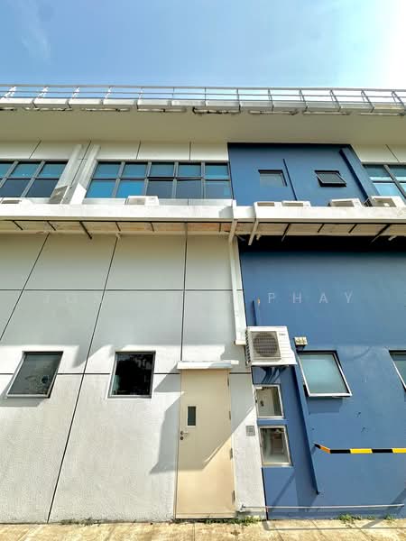 Tradehub 21, 26 Boon Lay Way, Boon Lay / Jurong / Tuas, 3,854 sqft, Light Industrial (B1) For Sale, by Jonathan Phay, 500244609 - Back Door - CommercialGuru.com.sg