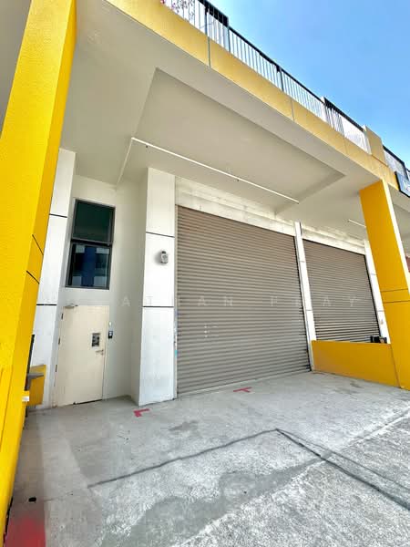 Tradehub 21, 26 Boon Lay Way, Boon Lay / Jurong / Tuas, 3,854 sqft, Light Industrial (B1) For Sale, by Jonathan Phay, 500244609 - Exterior - CommercialGuru.com.sg
