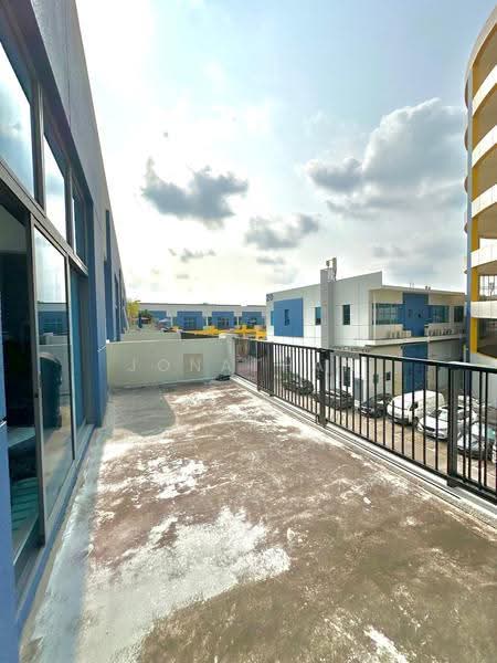 Tradehub 21, 26 Boon Lay Way, Boon Lay / Jurong / Tuas, 3,854 sqft, Light Industrial (B1) For Sale, by Jonathan Phay, 500244609 - Second Floor Terrace - CommercialGuru.com.sg