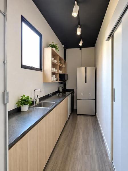 Tradehub 21, 26 Boon Lay Way, Boon Lay / Jurong / Tuas, 3,854 sqft, Light Industrial (B1) For Sale, by Jonathan Phay, 500244609 - Ground Floor Pantry - CommercialGuru.com.sg