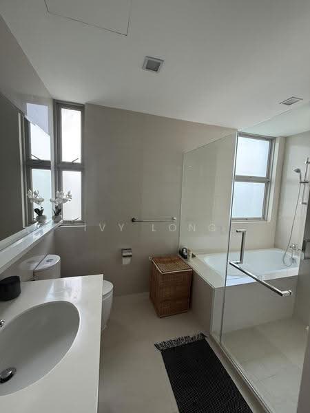 Nassim Regency, 37 Nassim Road, 3 Bedrooms, 2,054 sqft, Apartment For Rent, by Ivy Long, 500244611 - Master Ensuite - PropertyGuru.com.sg