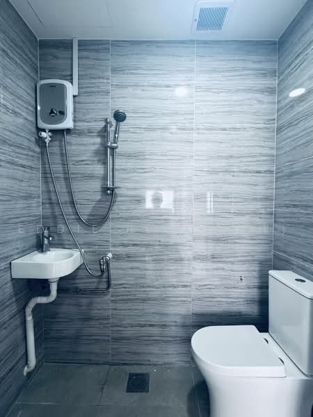 399684, Guillemard Road, Eunos / Geylang / Paya Lebar, Room Rental, 400 sqft, Shophouse For Rent, by Eddie Hui (许成伟), 500244621 - Bathroom - PropertyGuru.com.sg