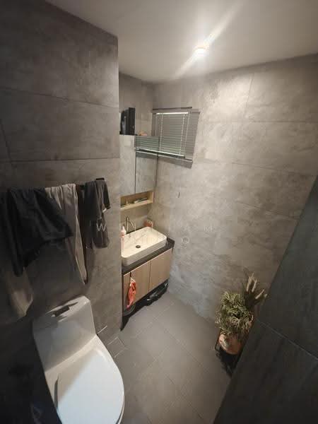 Simsville, 2 Geylang East Avenue 2, Eunos / Geylang / Paya Lebar, Room Rental, 140 sqft, Condominium For Rent, by William Chao, 500244623 - Bathroom - PropertyGuru.com.sg