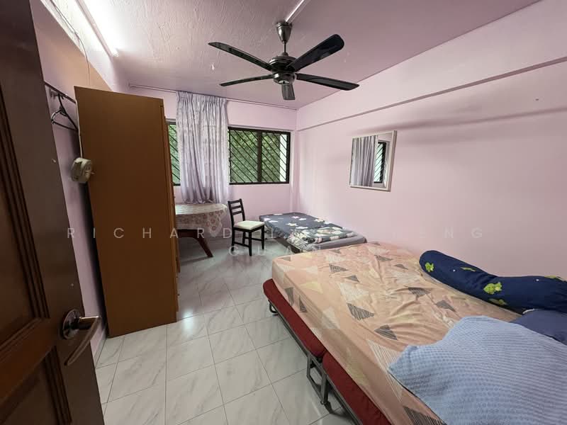 467 Jurong West Street 41, 467 Jurong West Street 41, 3 Bedrooms, 1,302 sqft, HDB Flat For Rent, by Richard Lee Cheng Guan, 500244634 - Bedroom - PropertyGuru.com.sg