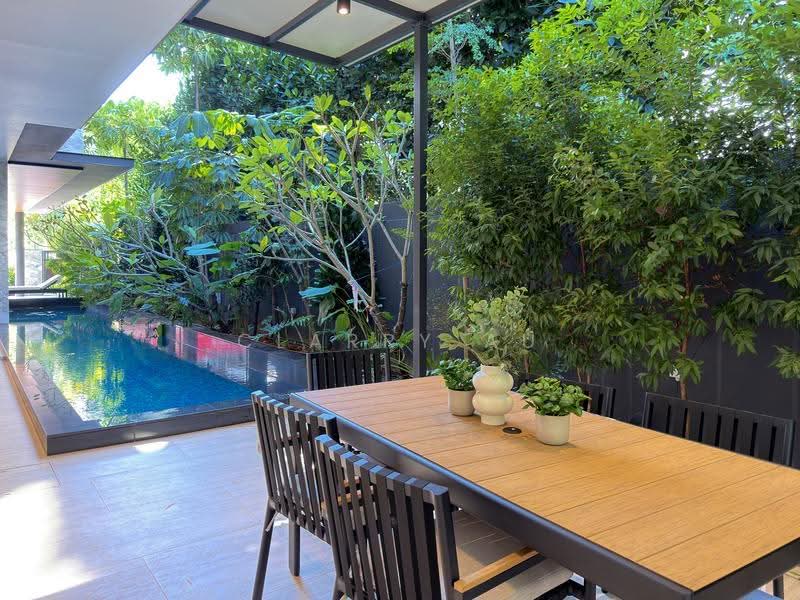Semi-Detached @ Fernhill Road • Brand New • Stevens MRT ★Eminence Landed★, Fernhill Road, Orange Grove Road, Nassim Road, Tanglin / Holland / Bukit Timah, 6 Bedrooms, 7,441 sqft, Semi-Detached House For Sale, by Clarry Au, 500244637 - Pool - PropertyGuru.com.sg