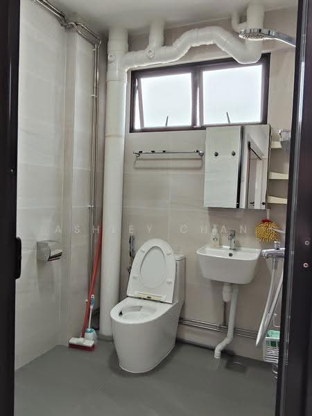 859A Tampines Avenue 5, 859A Tampines Avenue 5, 3 Bedrooms, 1,119 sqft, HDB Flat For Sale, by Ashley Chan, 500244648 - Bathroom - PropertyGuru.com.sg
