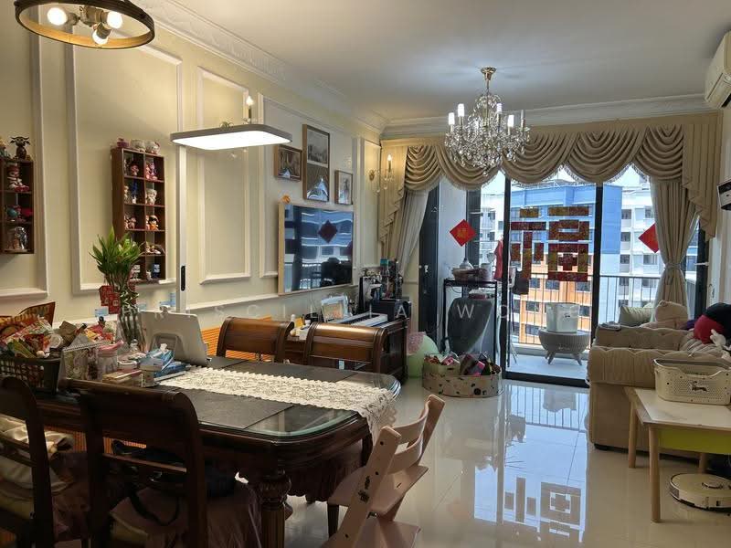 Blossom Residences, 30 Segar Road, 3 Bedrooms, 969 sqft, Executive Condominium For Sale, by Priscillia Wong, 500244649 - Living Room - PropertyGuru.com.sg