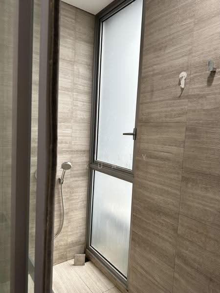 Seletar Park Residence, 17 Seletar Road, 1 Bedroom, 581 sqft, Condominium For Rent, by Shirley Kuan, 500244667 - Bathroom - PropertyGuru.com.sg