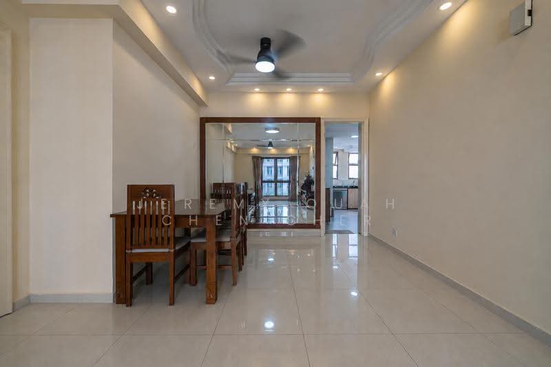 Parkview Apartments, 5 Bukit Batok Street 25, 2 Bedrooms, 980 sqft, Apartment For Sale, by Jeremy Quah Chen Cher, 500244675 - PropertyGuru.com.sg