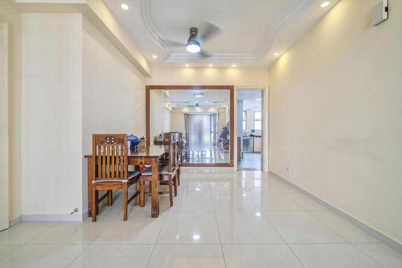 Parkview Apartments, 5 Bukit Batok Street 25, Dairy Farm / Bukit Panjang / Choa Chu Kang, 2 Bedrooms, 980 sqft, Apartment For Sale, by Jeremy Quah Chen Cher, 500244675 - PropertyGuru.com.sg