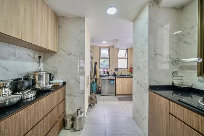 Parkview Apartments, 5 Bukit Batok Street 25, Dairy Farm / Bukit Panjang / Choa Chu Kang, 2 Bedrooms, 980 sqft, Apartment For Sale, by Jeremy Quah Chen Cher, 500244675 - PropertyGuru.com.sg