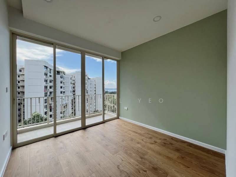 Watercolours, 25 Pasir Ris Link, Pasir Ris / Tampines, 3 Bedrooms, 958 sqft, Condominium For Sale, by Sheryl Yeo, 500244709 - Masterbed room with Balcony Sea View - PropertyGuru.com.sg