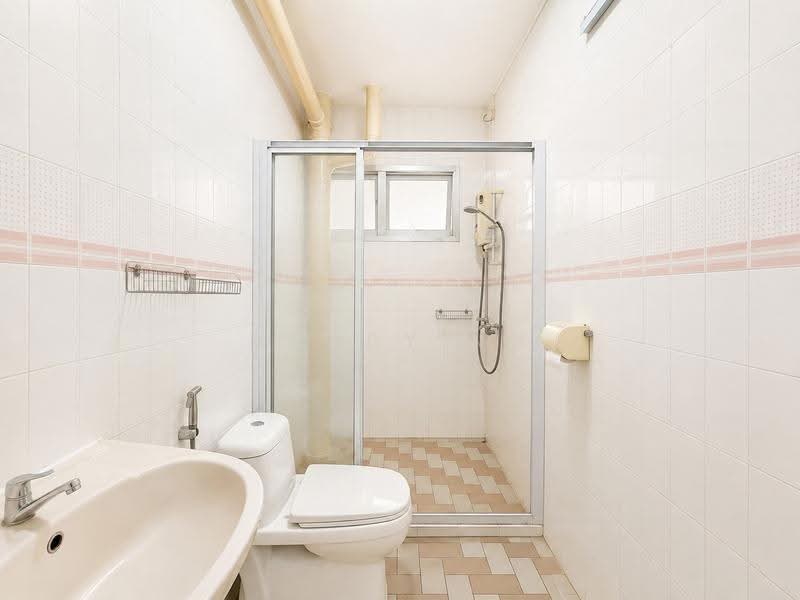 538 Hougang Street 52, 538 Hougang Street 52, Hougang / Punggol / Sengkang, 4 Bedrooms, 1,582 sqft, HDB Flat For Sale, by Mandy Ng, 500244720 - Bathroom - PropertyGuru.com.sg