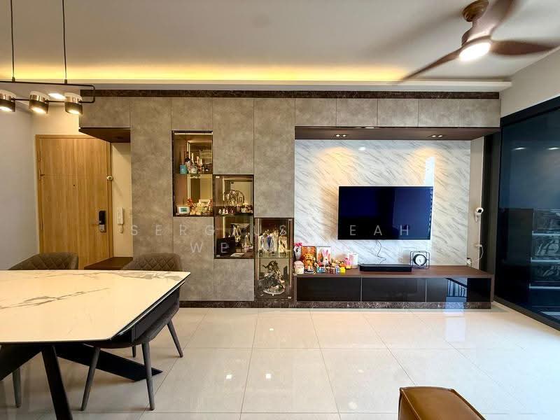 Hundred Palms Residences, 270 Yio Chu Kang Road, 3 Bedrooms, 915 sqft, Condominium For Sale, by Sergius Seah Weiming, 500244722 - Living Room - PropertyGuru.com.sg