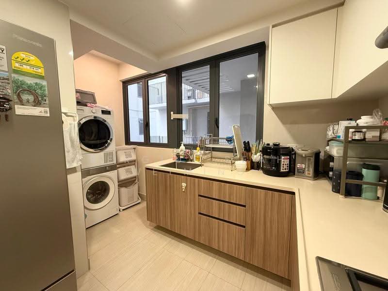 Hundred Palms Residences, 270 Yio Chu Kang Road, 3 Bedrooms, 915 sqft, Condominium For Sale, by Sergius Seah Weiming, 500244722 - Kitchen Yard - PropertyGuru.com.sg