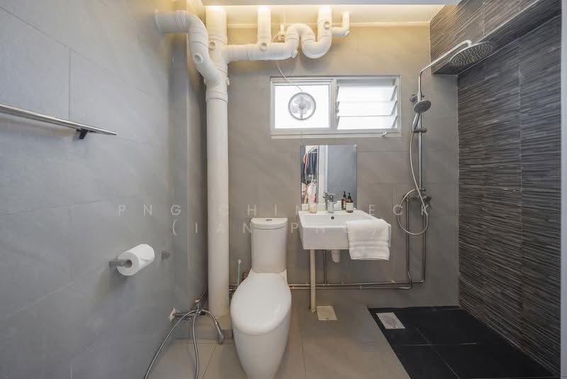 171 Lorong 1 Toa Payoh, 171 Lorong 1 Toa Payoh, Balestier / Toa Payoh, 3 Bedrooms, 1,109 sqft, HDB Flat For Sale, by Png Chin Teck (Ian Png), 500244725 - Master Bathroom - PropertyGuru.com.sg