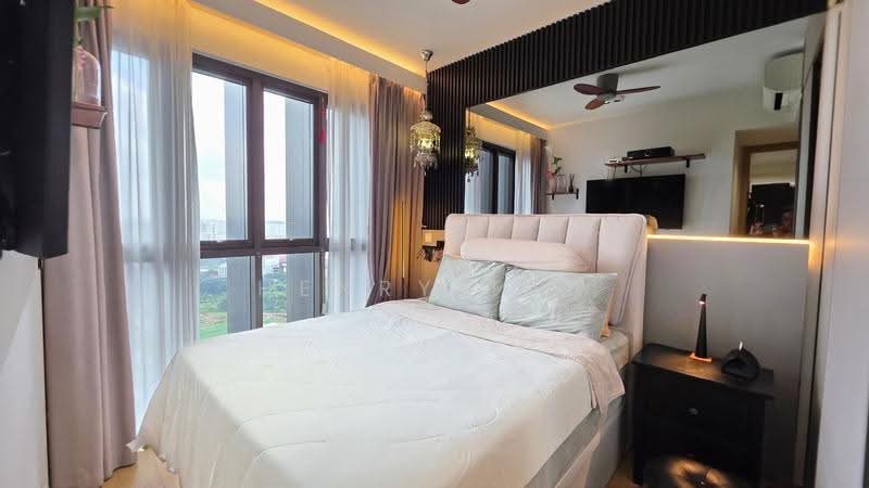 Midwood, 8 Hillview Rise, 4 Bedrooms, 1,259 sqft, Condominium For Rent, by Henry Tan, 500244754 - Bedroom - PropertyGuru.com.sg