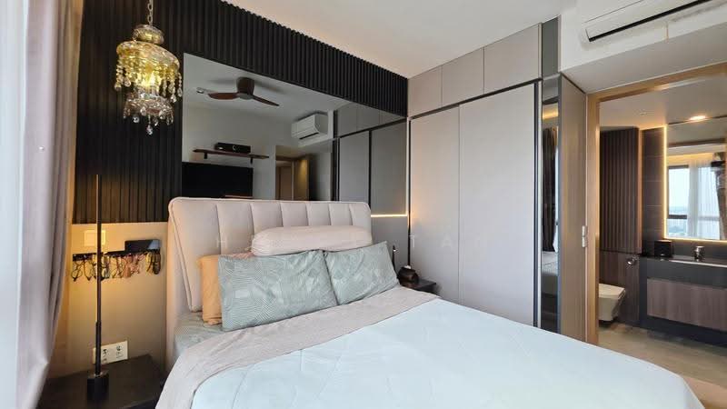 Midwood, 8 Hillview Rise, 4 Bedrooms, 1,259 sqft, Condominium For Rent, by Henry Tan, 500244754 - Bedroom - PropertyGuru.com.sg