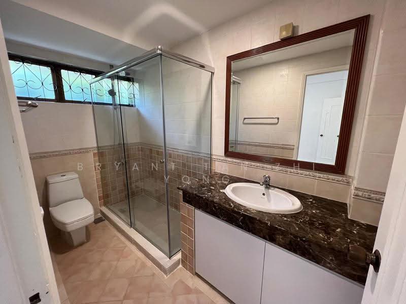 Jalan Lim Tai See, Tanglin / Holland / Bukit Timah, 5 Bedrooms, 6,000 sqft, Bungalow House For Rent, by Bryant Tan Zhi Yong, 500244756 - Bathroom - PropertyGuru.com.sg