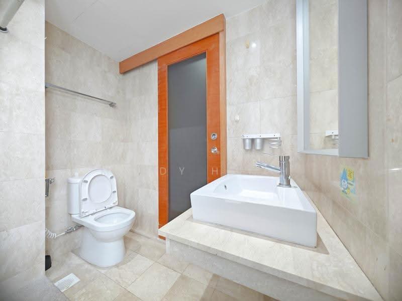 The Lakeshore, 31 Jurong West Street 41, Room Rental, 168 sqft, Condominium For Rent, by Mandy Hsieh, 500244769 - Bathroom - PropertyGuru.com.sg