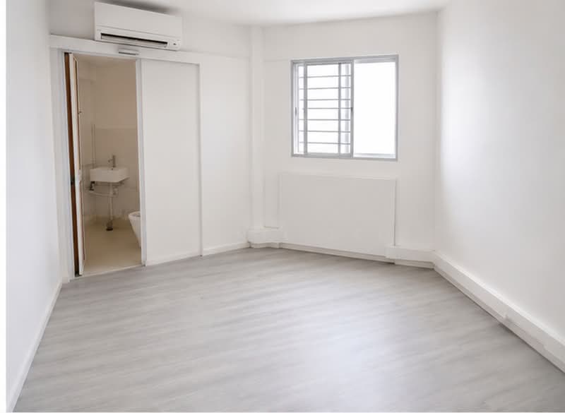 106 Hougang Ave 1, , 1,023 sqft, Shop / Shophouse For Rent, by Minnie Teo, 500244777 - Bathroom - CommercialGuru.com.sg