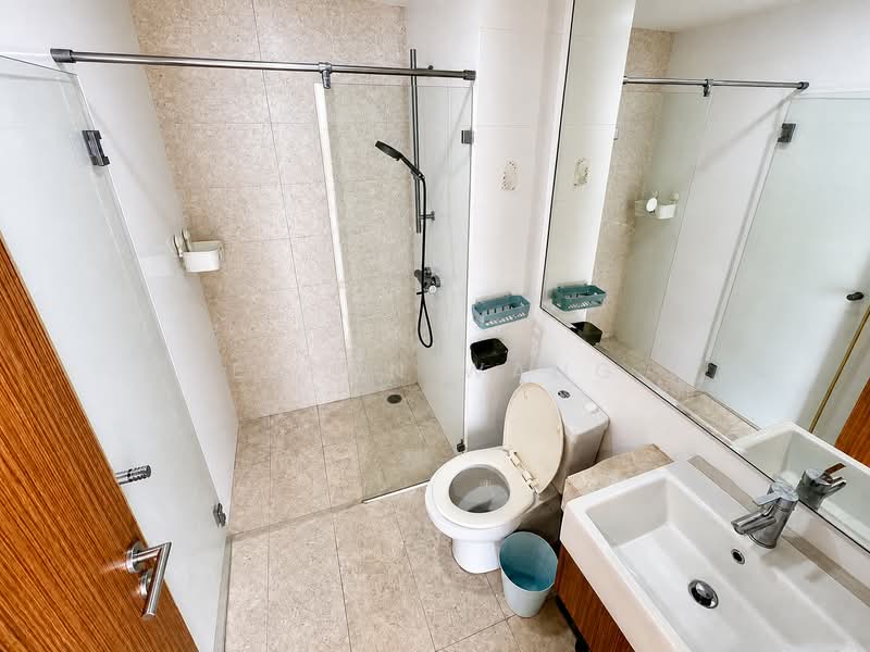 Waterfront Waves, 766 Bedok Reservoir Road, 4 Bedrooms, 1,518 sqft, Condominium For Rent, by Elson Wang, 500244778 - Bathroom - PropertyGuru.com.sg