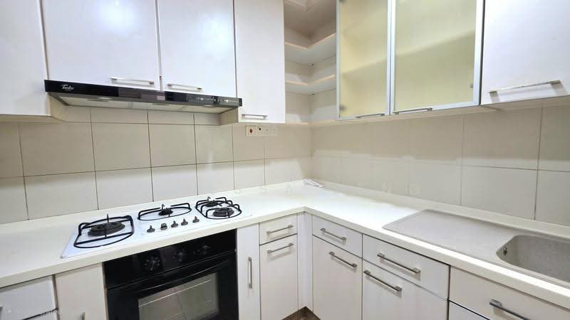 Butterworth 8, 4 Butterworth Lane, 3 Bedrooms, 1,313 sqft, Condominium For Rent, by Vanessa Seng, 500244784 - Kitchen with New Oven - PropertyGuru.com.sg