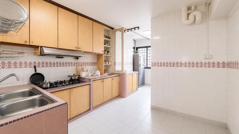 404 Choa Chu Kang Avenue 3, 404 Choa Chu Kang Avenue 3, 3 Bedrooms, 1,012 sqft, HDB Flat For Sale, by Aszri ., 500244794 - Kitchen - PropertyGuru.com.sg