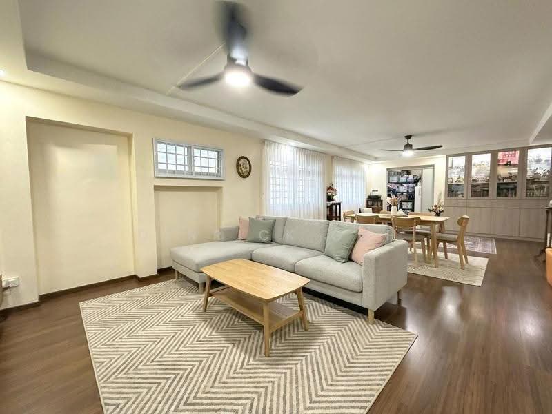 842 Jurong West Street 81, 842 Jurong West Street 81, Boon Lay / Jurong / Tuas, 4 Bedrooms, 1,582 sqft, HDB Flat For Sale, by Derrick Goh, 500244798 - Living Room - PropertyGuru.com.sg
