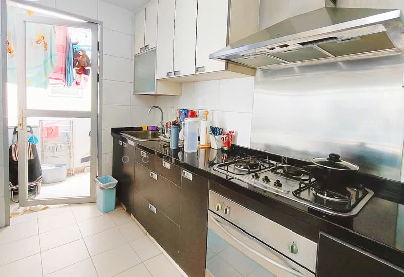 The Linear, 896 Upper Bukit Timah Road, 3 Bedrooms, 1,593 sqft, Apartment For Sale, by Jocelyn Lin, 500244814 - Kitchen - PropertyGuru.com.sg