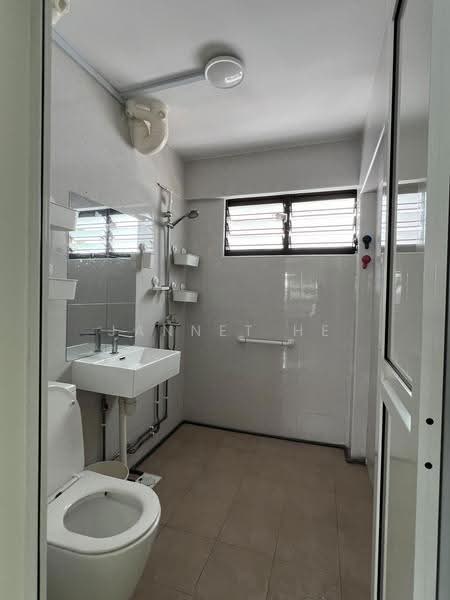 450 Pasir Ris Drive 6, 450 Pasir Ris Drive 6, 3 Bedrooms, 1,119 sqft, HDB Flat For Rent, by Jannet He, 500244832 - Bathroom - PropertyGuru.com.sg