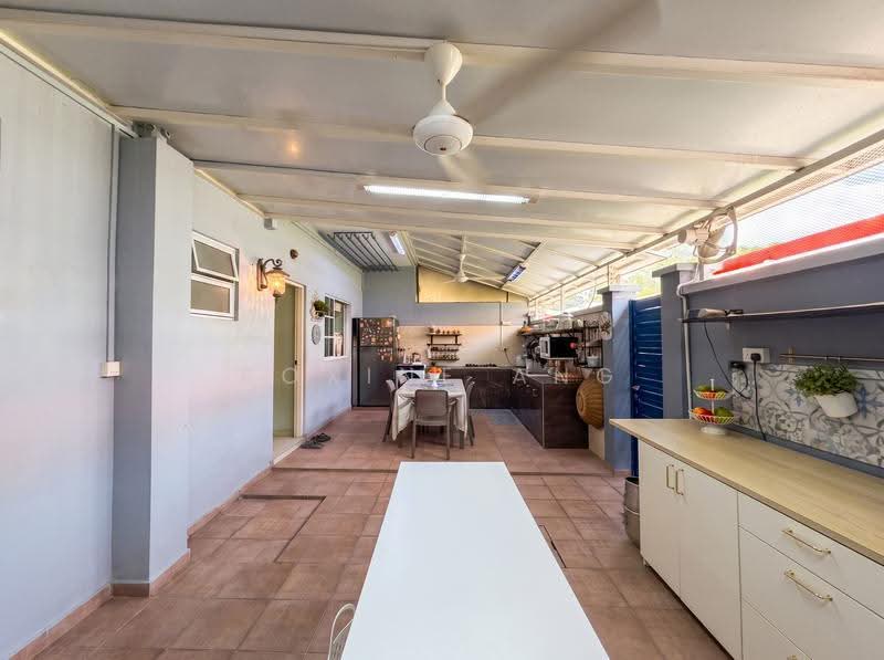 Cheap Sembawang 999 Year Terrace 3 mins walk to mall, Sembawang Road, Jalan Salang, Sembawang Walk, Jalan Kemuning, Jalan Jeruju, Jalan Serengam, Sembawang / Yishun, 4 Bedrooms, 2,700 sqft, Terraced House For Sale, by Roxine Ang, 500244838 - Kitchen - PropertyGuru.com.sg