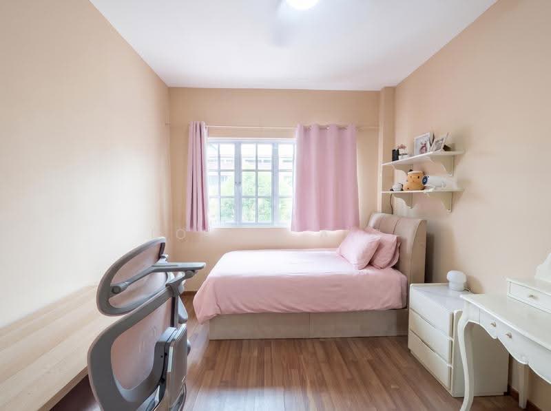 Cheap Sembawang 999 Year Terrace 3 mins walk to mall, Sembawang Road, Jalan Salang, Sembawang Walk, Jalan Kemuning, Jalan Jeruju, Jalan Serengam, Sembawang / Yishun, 4 Bedrooms, 2,700 sqft, Terraced House For Sale, by Roxine Ang, 500244838 - PropertyGuru.com.sg