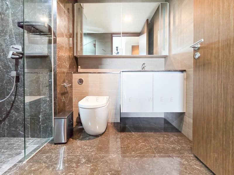 Parc Esta, 908 Sims Avenue, 2 Bedrooms, 700 sqft, Condominium For Sale, by Lawrence Wee, 500244864 - Bathroom - PropertyGuru.com.sg