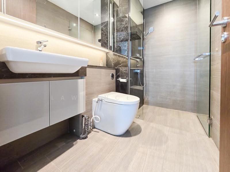 Parc Esta, 908 Sims Avenue, 2 Bedrooms, 700 sqft, Condominium For Sale, by Lawrence Wee, 500244864 - Bathroom - PropertyGuru.com.sg