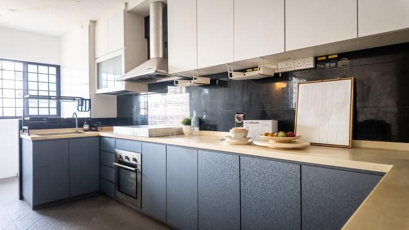 143 Tampines Street 12, 143 Tampines Street 12, 3 Bedrooms, 1,442 sqft, HDB Flat For Sale, by Arthur Lim, 500244868 - Kitchen - PropertyGuru.com.sg