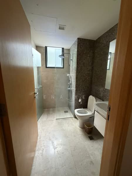 La Fiesta, 64 Sengkang Square, 1 Bedroom, 431 sqft, Condominium For Rent, by Rena Yee, 500244884 - Bathroom - PropertyGuru.com.sg