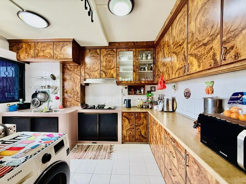 408 Jurong West Street 42, 408 Jurong West Street 42, 3 Bedrooms, 1,561 sqft, HDB Flat For Sale, by Faisal (Ryan MD), 500244886 - Kitchen - PropertyGuru.com.sg