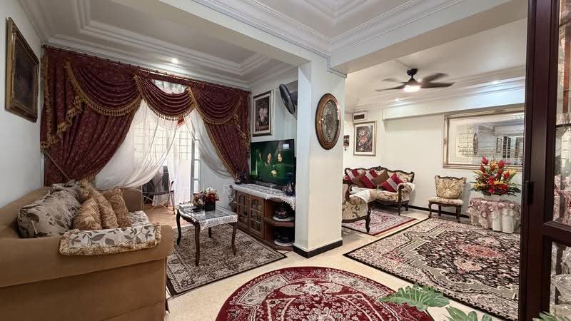 370 Woodlands Avenue 1, 370 Woodlands Avenue 1, 3 Bedrooms, 1,323 sqft, HDB Flat For Sale, by Nur Fudge, 500244889 - Living Room - PropertyGuru.com.sg
