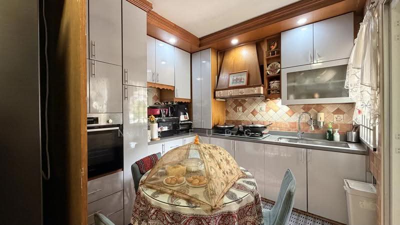 370 Woodlands Avenue 1, 370 Woodlands Avenue 1, 3 Bedrooms, 1,323 sqft, HDB Flat For Sale, by Nur Fudge, 500244889 - Kitchen - PropertyGuru.com.sg