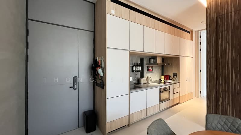 Petit Jervois, 33 Jervois Road, 2 Bedrooms, 818 sqft, Condominium For Rent, by Thong Seck Tan, 500244904 - Kitchen - PropertyGuru.com.sg